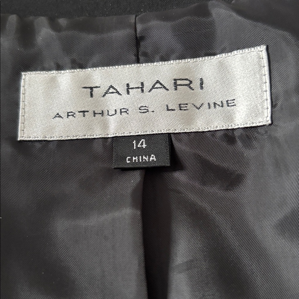 👛(ANY 2/$50) Vintage TAHARI 2 Button Jacket Imitation Flap Pockets Black Cuffs - Picture 8 of 11